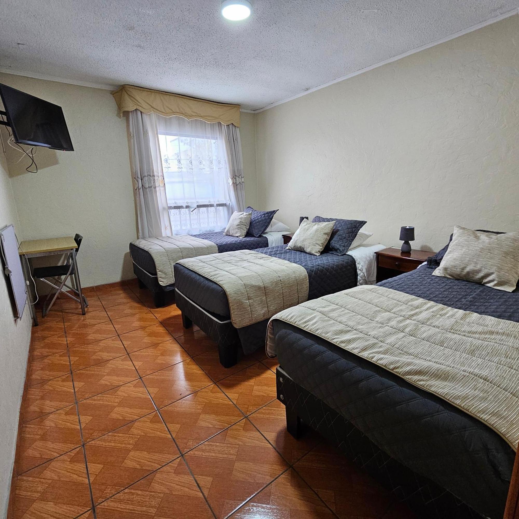 Hostal De Colon 拉塞雷纳 外观 照片